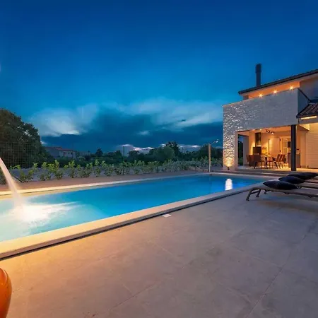 Feriehus Nevia *