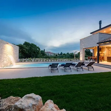 Nevia Holiday home *